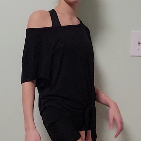 One shoulder shirt - Picture 2 of 4